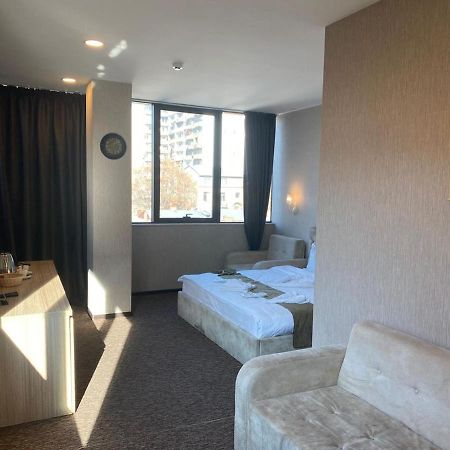 טביליסי Tbt Hotel מראה חיצוני תמונה