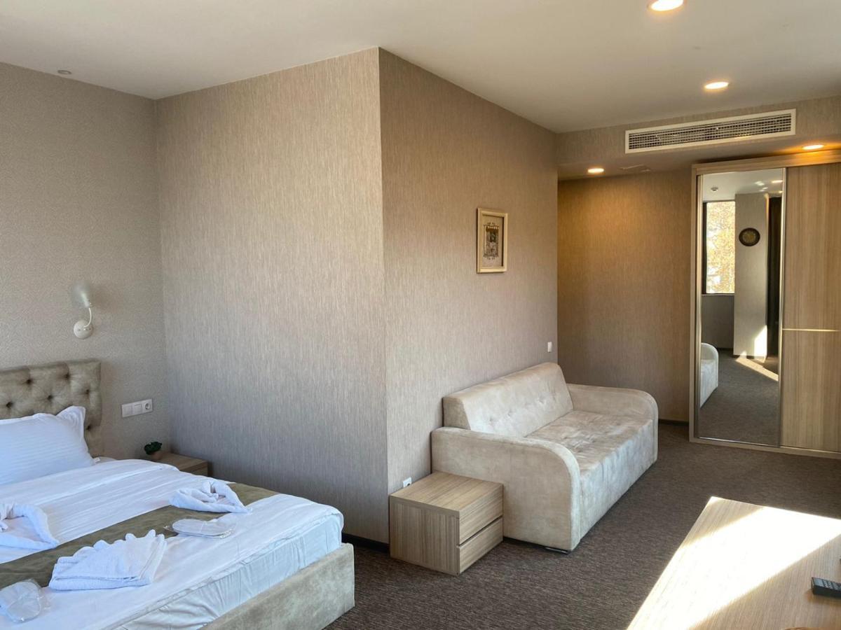 טביליסי Tbt Hotel מראה חיצוני תמונה